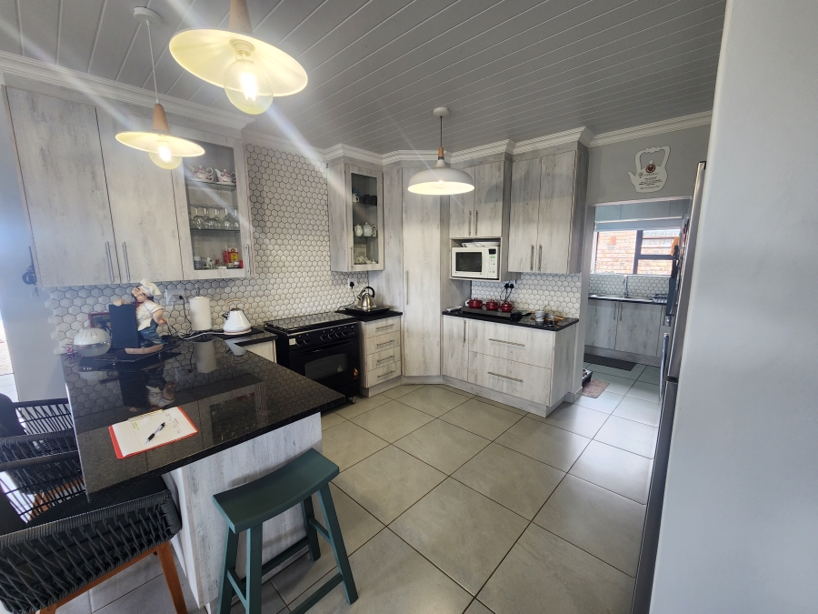 3 Bedroom Property for Sale in Dana Bay Western Cape